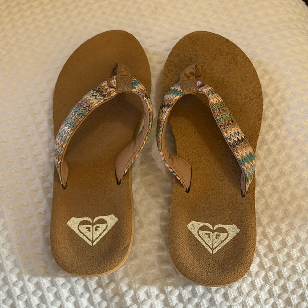 Roxy flip flops size 6-7